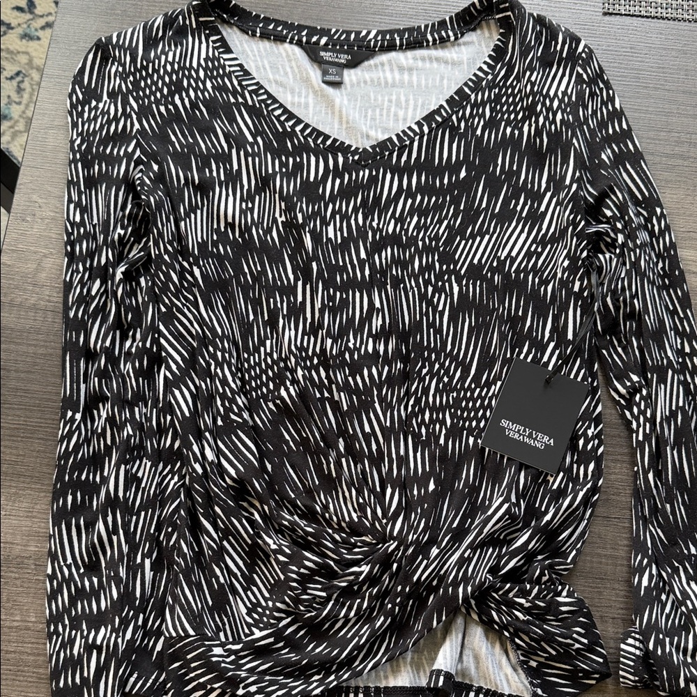 Simply Vera Vera Wang Black & White V-Neck Long Sleeve Top